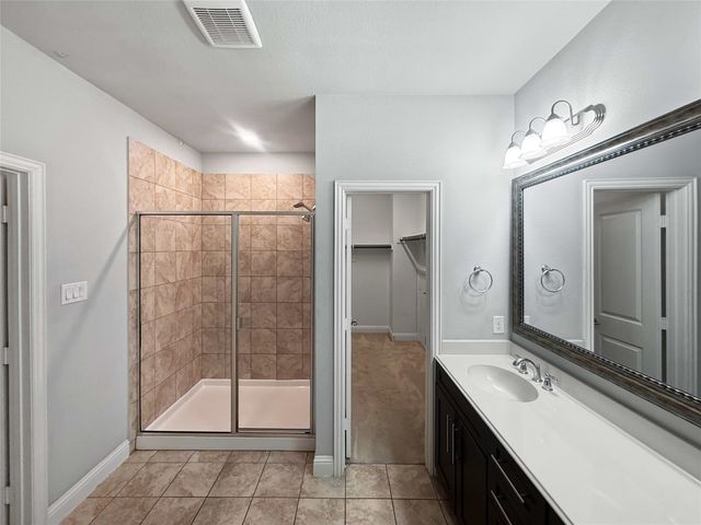 573 W Royal Lane, Irving, TX 75039