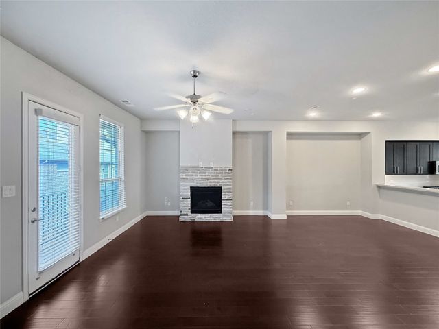 573 W Royal Lane, Irving, TX 75039