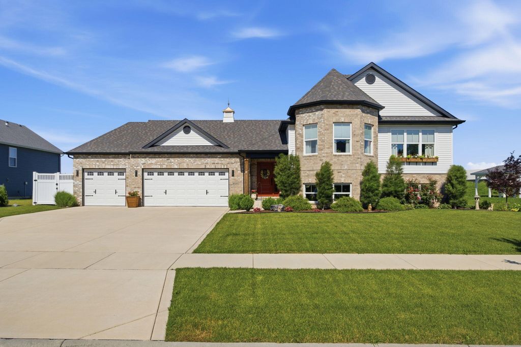 8202 Marshall Street, Merrillville, IN 46410