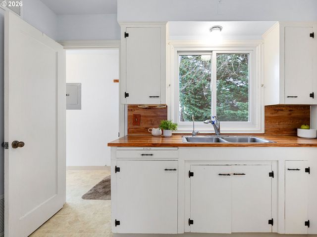 4422 Se 50TH Ave, Portland, OR 97206