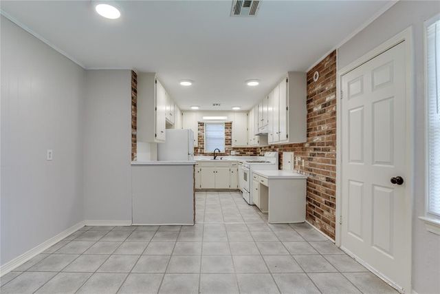 1417 Downing Street, The Village, OK 73120