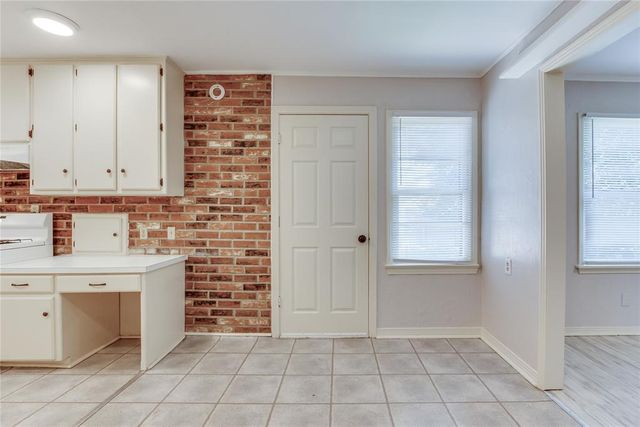 1417 Downing Street, The Village, OK 73120