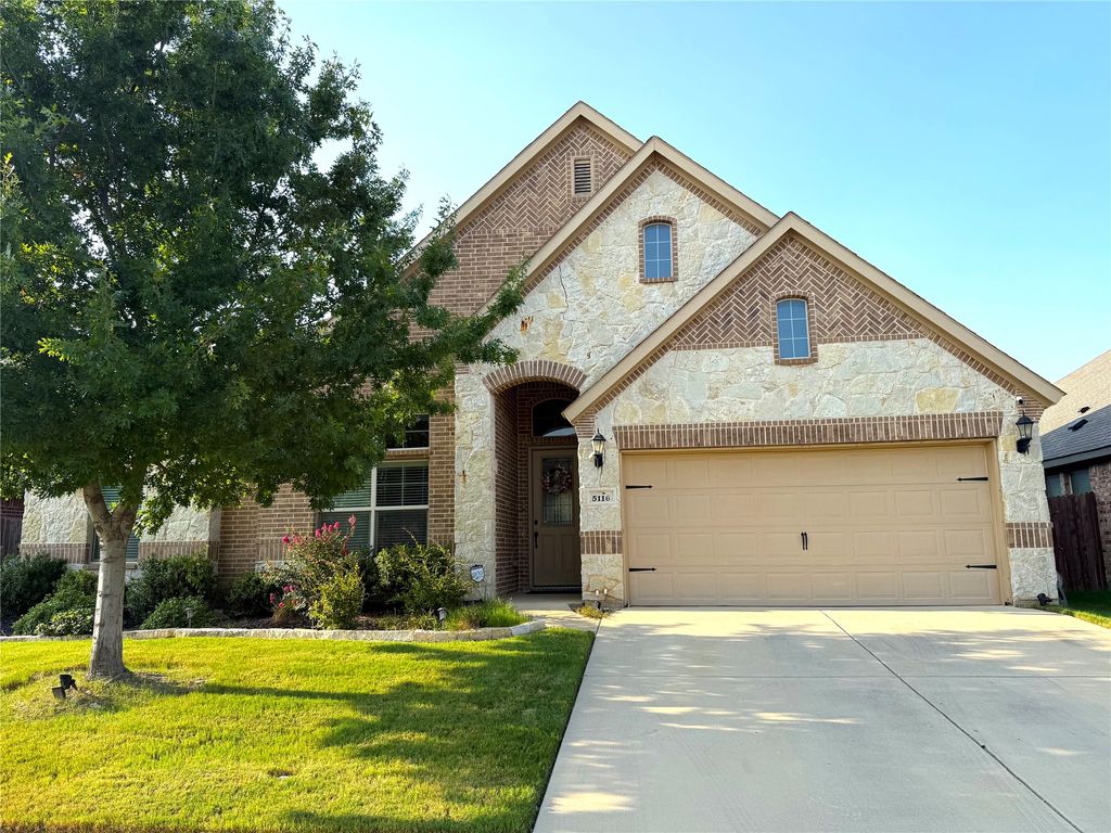 5116 Chisholm View Drive, Fort Worth, TX 76123