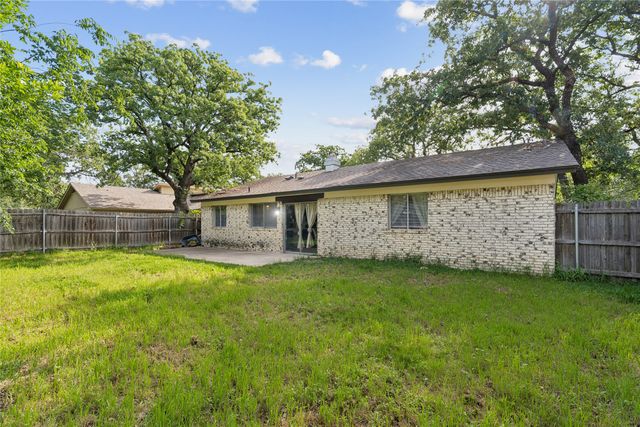 1213 Pin Oak Drive, Denton, TX 76209