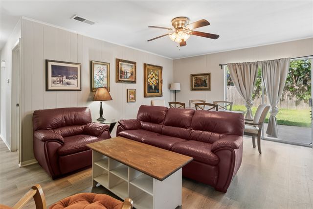 1213 Pin Oak Drive, Denton, TX 76209