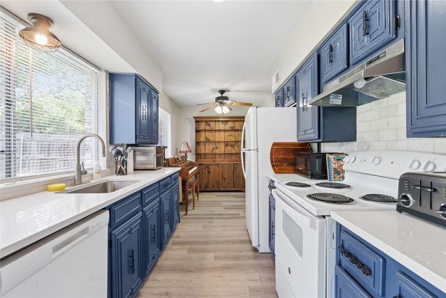 1213 Pin Oak Drive, Denton, TX 76209