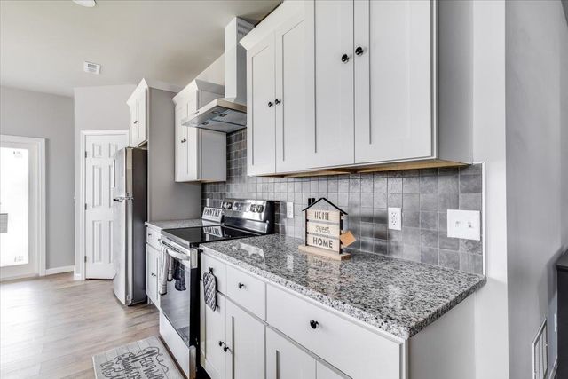 720 N Redbud Ave, Valley Center, KS 67147