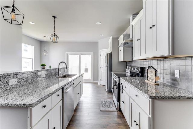 720 N Redbud Ave, Valley Center, KS 67147