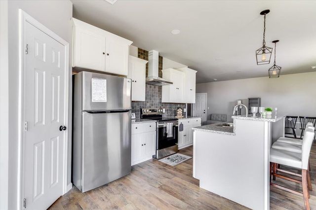 720 N Redbud Ave, Valley Center, KS 67147