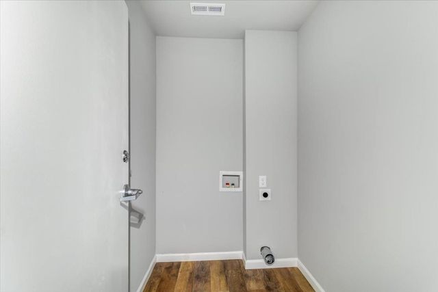 720 N Redbud Ave, Valley Center, KS 67147