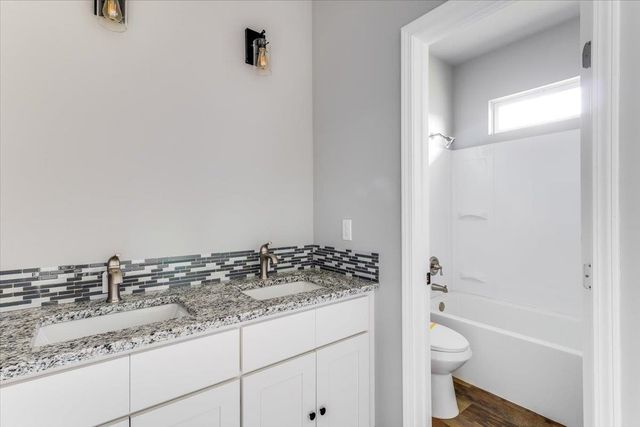 720 N Redbud Ave, Valley Center, KS 67147