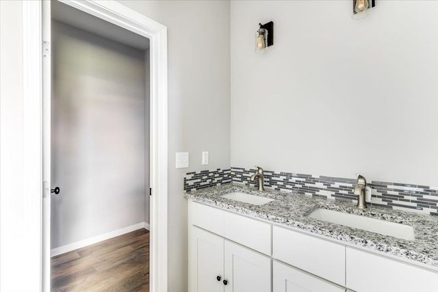 720 N Redbud Ave, Valley Center, KS 67147