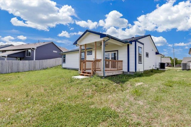 720 N Redbud Ave, Valley Center, KS 67147