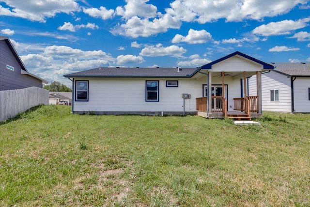 720 N Redbud Ave, Valley Center, KS 67147
