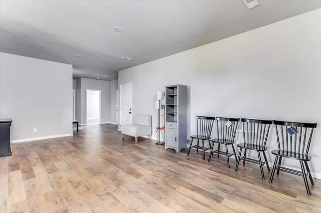 720 N Redbud Ave, Valley Center, KS 67147