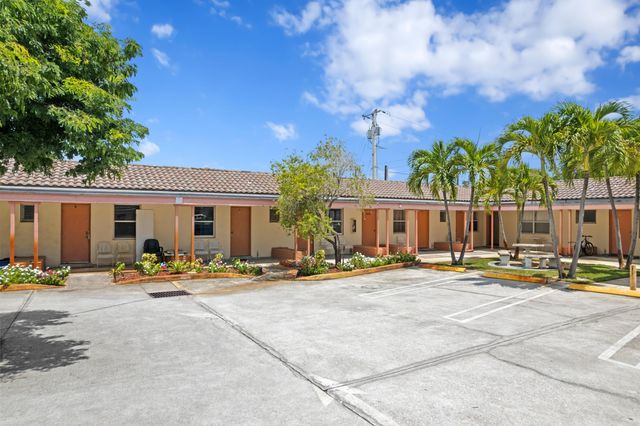 7800 S Dixie Highway, West Palm Beach, FL 33405