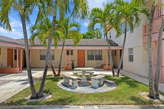 7800 S Dixie Highway, West Palm Beach, FL 33405