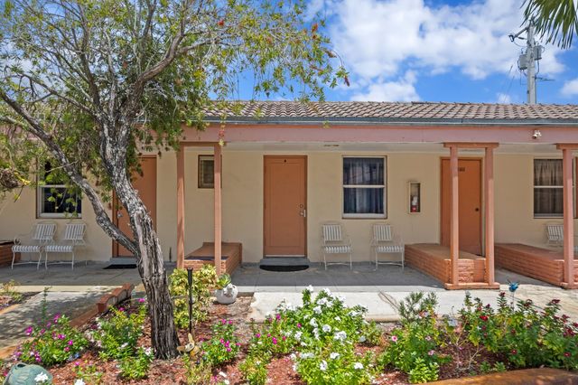 7800 S Dixie Highway, West Palm Beach, FL 33405