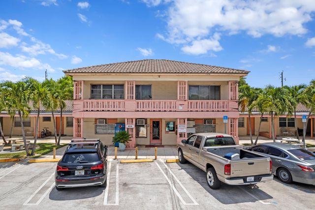 7800 S Dixie Highway, West Palm Beach, FL 33405