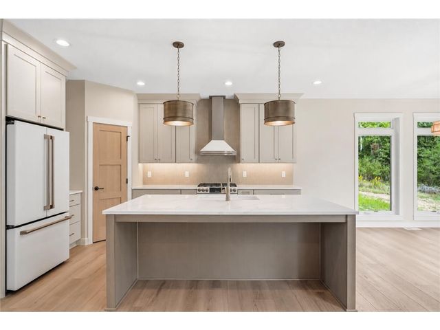 538 Chapman Hills Court, Hudson, WI 54016