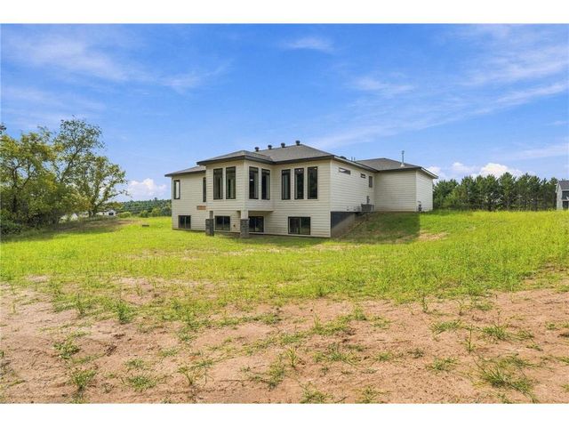 538 Chapman Hills Court, Hudson, WI 54016