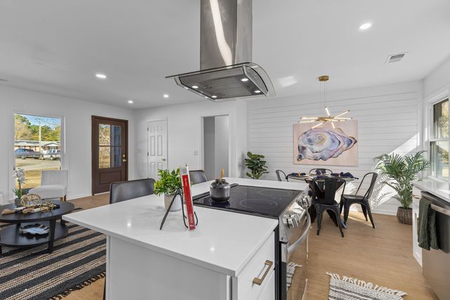 104 Lily Place, Summerville, SC 29483