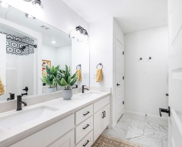 4396 W Newton Avenue, Fayetteville, AR 72704