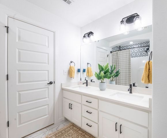 4396 W Newton Avenue, Fayetteville, AR 72704