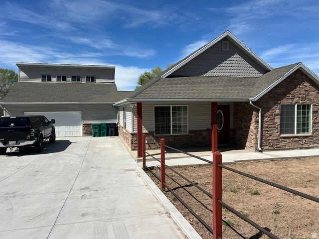 5701 S 2700 W, Roy, UT 84067