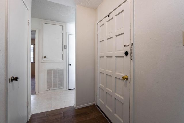 2779 Forest Point Drive, League City, TX 77573