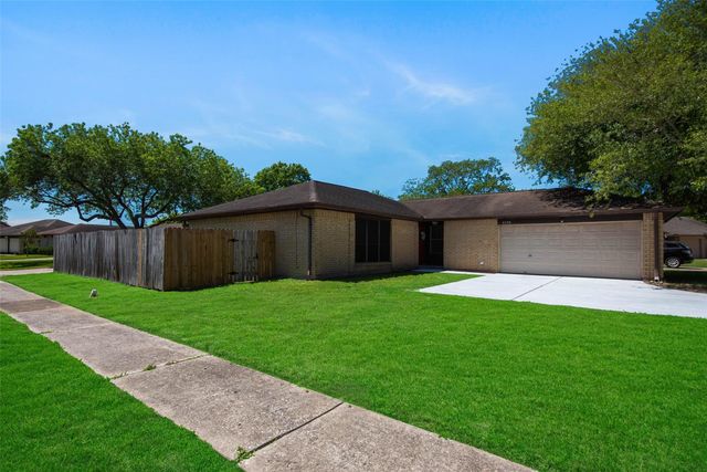 2779 Forest Point Drive, League City, TX 77573