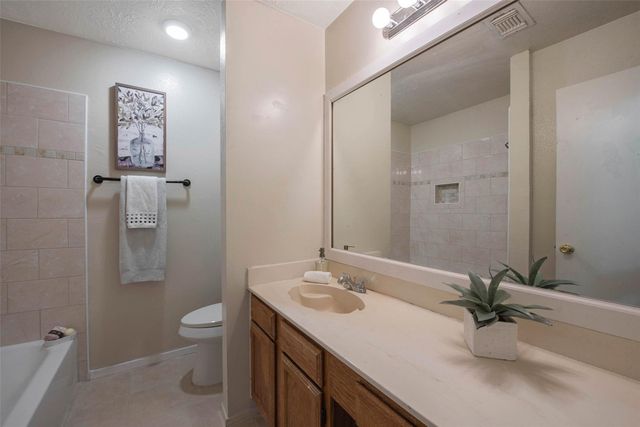 2779 Forest Point Drive, League City, TX 77573