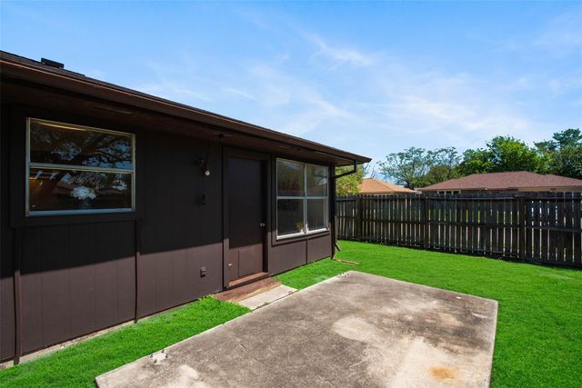 2779 Forest Point Drive, League City, TX 77573