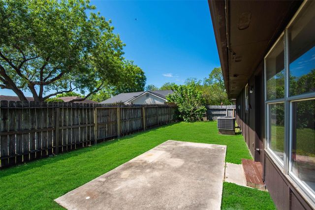 2779 Forest Point Drive, League City, TX 77573