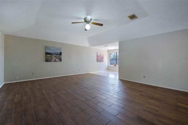 2779 Forest Point Drive, League City, TX 77573