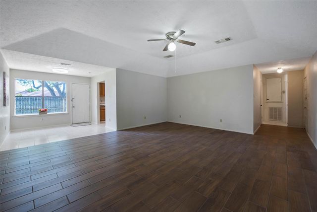 2779 Forest Point Drive, League City, TX 77573