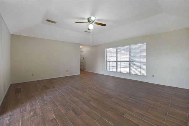 2779 Forest Point Drive, League City, TX 77573