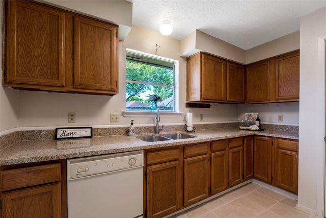 2779 Forest Point Drive, League City, TX 77573