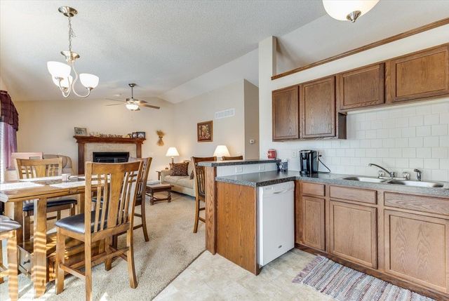 840 E Winding Ln Ct, Derby, KS 67037