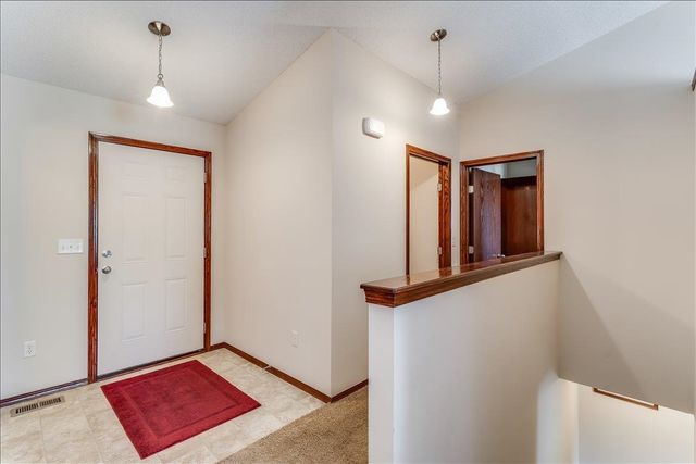 840 E Winding Ln Ct, Derby, KS 67037