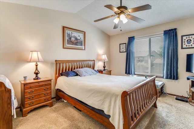 840 E Winding Ln Ct, Derby, KS 67037
