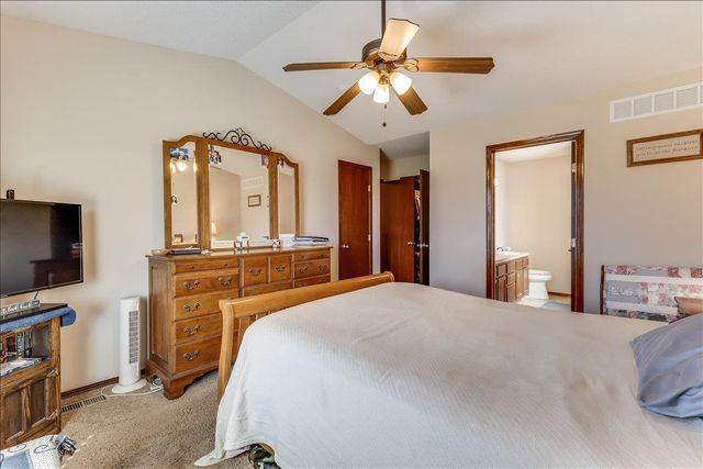 840 E Winding Ln Ct, Derby, KS 67037