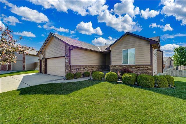 840 E Winding Ln Ct, Derby, KS 67037