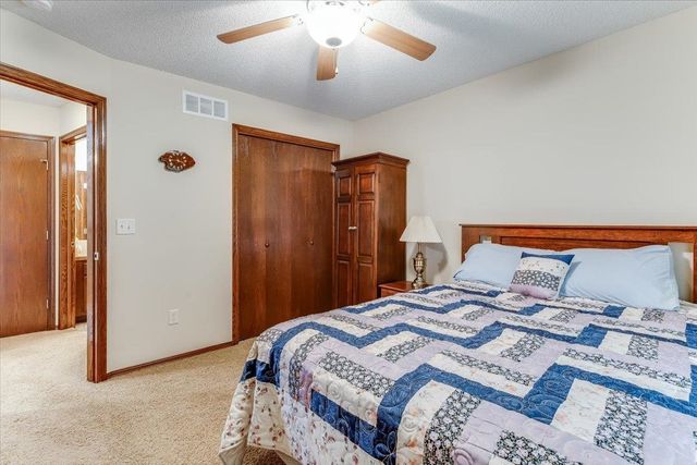 840 E Winding Ln Ct, Derby, KS 67037