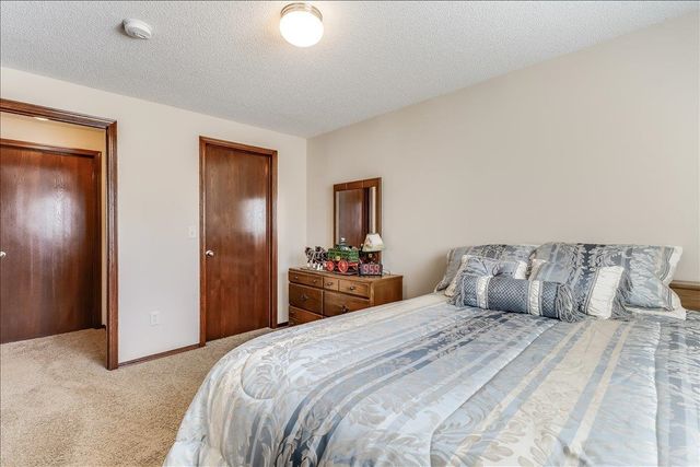 840 E Winding Ln Ct, Derby, KS 67037