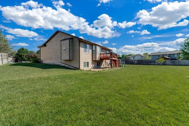 840 E Winding Ln Ct, Derby, KS 67037