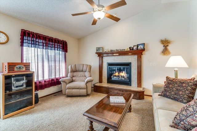 840 E Winding Ln Ct, Derby, KS 67037