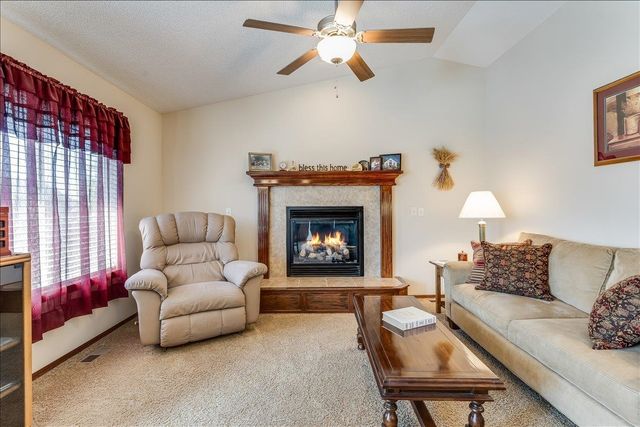 840 E Winding Ln Ct, Derby, KS 67037