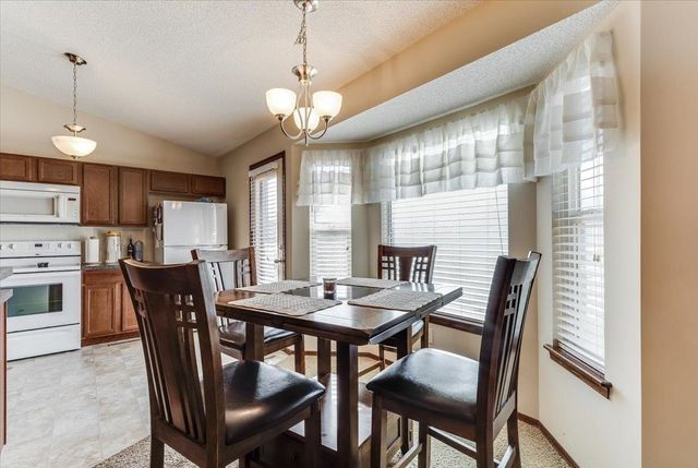 840 E Winding Ln Ct, Derby, KS 67037