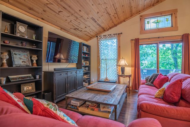 1145 Hillandale Road, Sanders, KY 41083